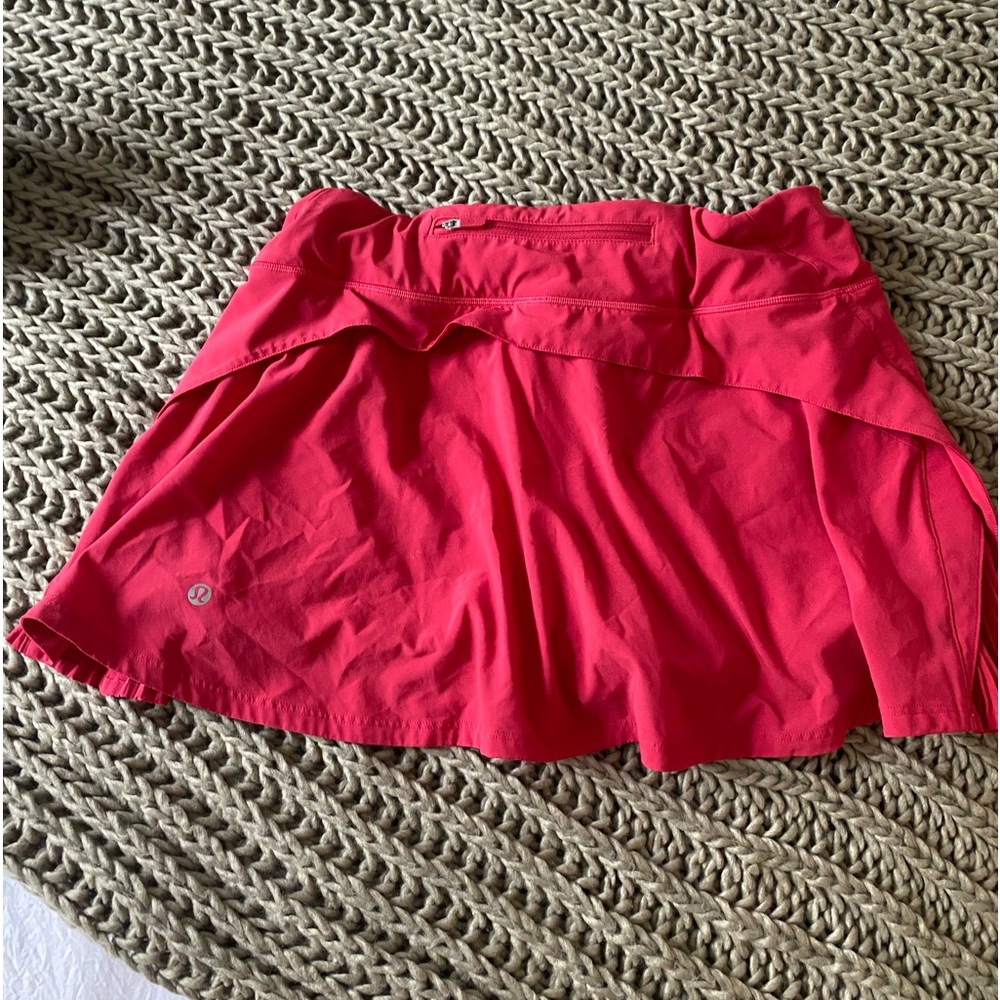 Lulelemon Pink pleated skirt
